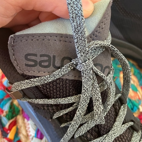 NWOB Salomon Contagrip Black Hiking Boots with Gray Laces - Picture 4 of 9